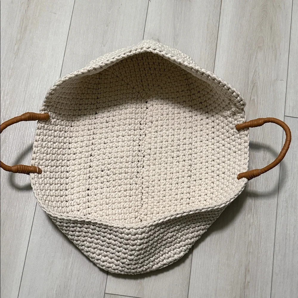 Women’s Elegant Cream Woven Tote Bag approx 28 x 7” - Picture 8 of 8